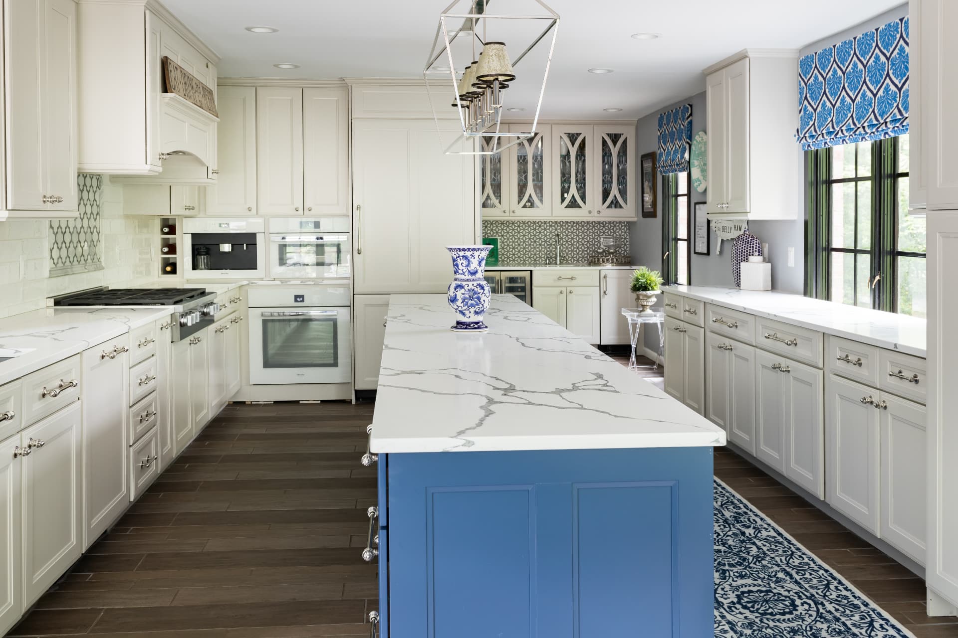 Cream & navy, wide view · Great Falls, VA